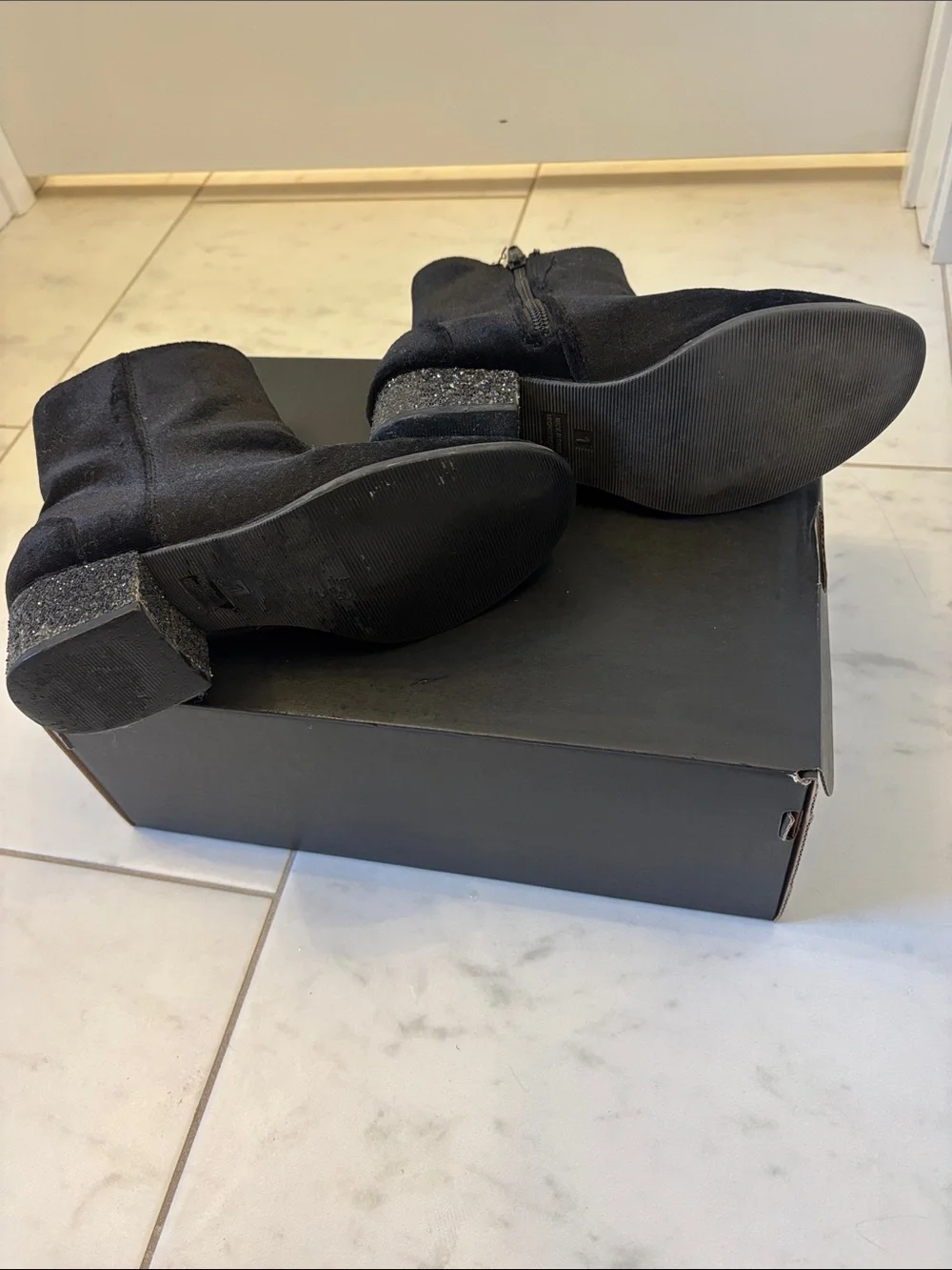 Black Suede Ankle Boots with Glitter Block Heel for Girls